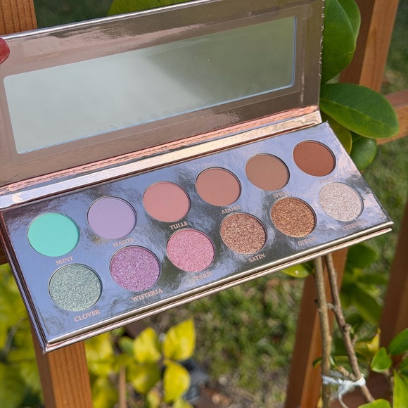 GIRLACTIK The Essential Eyeshadow Palette Vol 2 - Picture 10 of 11
